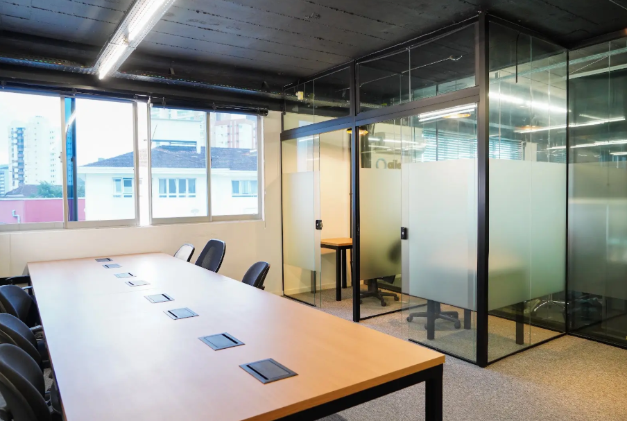 Foto da sala Escritório privativo para 40 posições · 190 a 200 m² em Centro, Joinville (1/3)