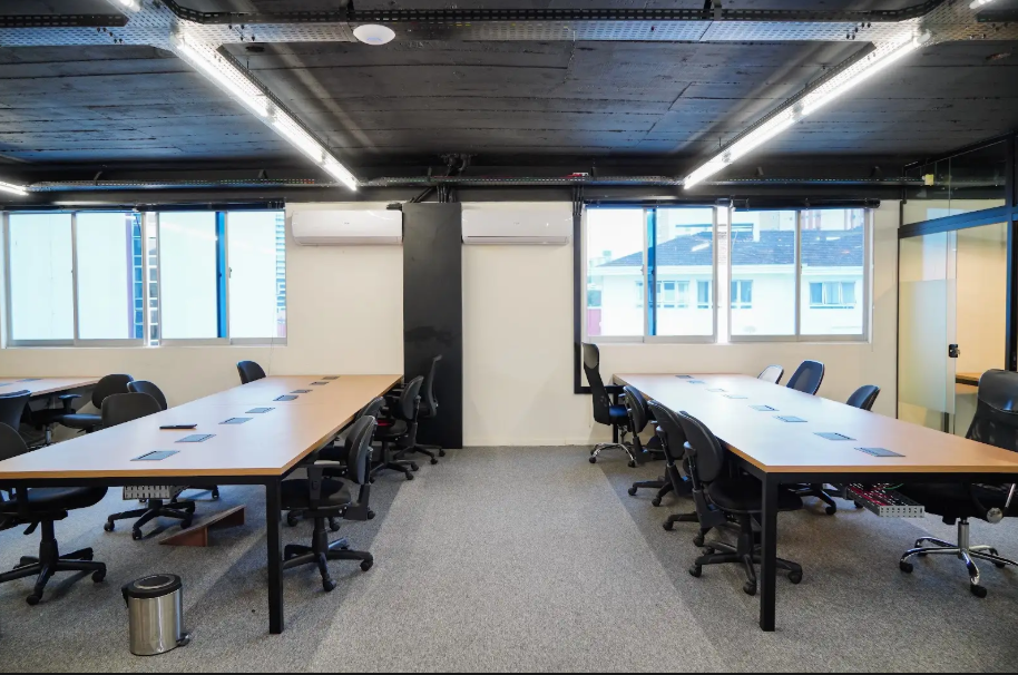 Foto da sala Escritório privativo para 40 posições · 190 a 200 m² em Centro, Joinville (3/3)