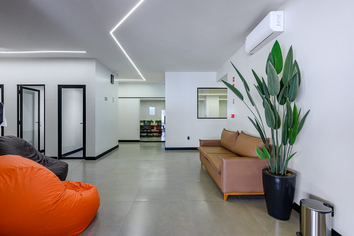Foto de la sala Oficina privada para 8 puestos · 10 a 20 m² en Setor Habitacional Vicente Pires - Trecho 3, Brasília (3/5)