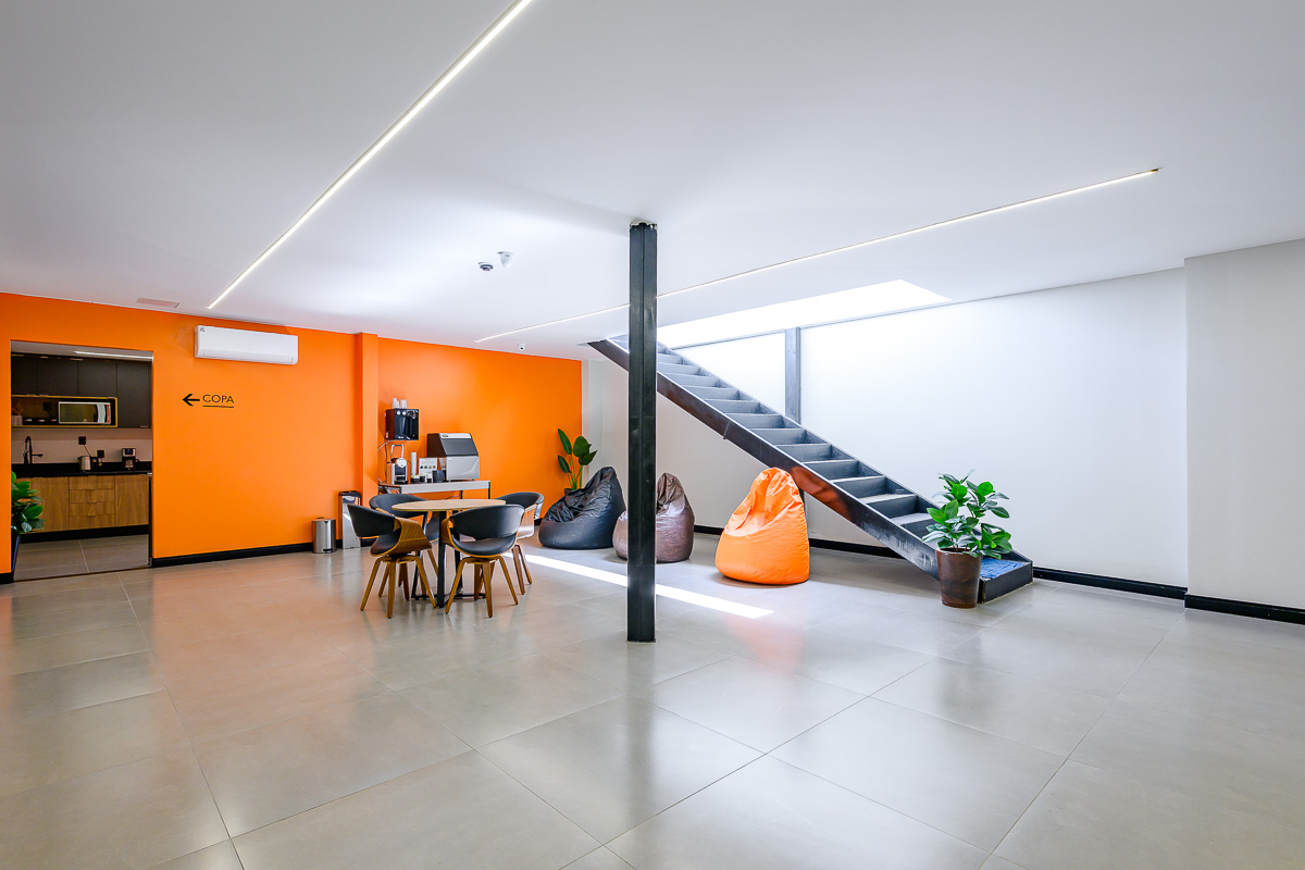 Foto de la sala Oficina privada para 8 puestos · 10 a 20 m² en Setor Habitacional Vicente Pires - Trecho 3, Brasília (4/5)