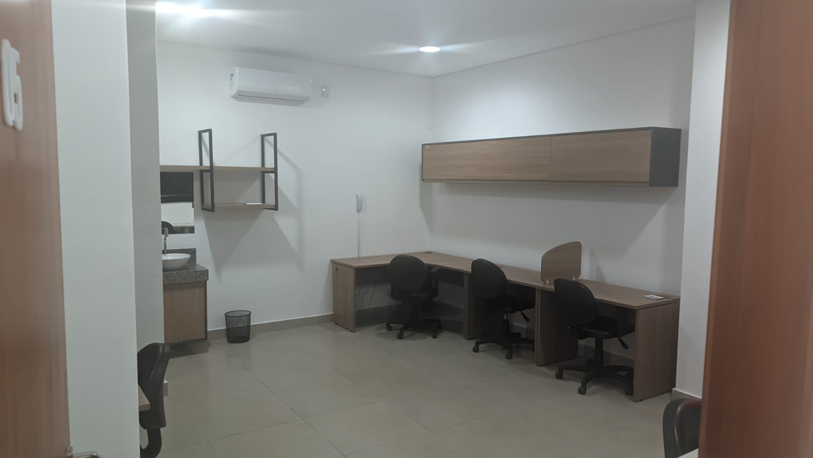 Foto da sala Escritório privativo para 5 posições · 20 a 30 m² em Centro-Sul, Cuiabá (3/3)
