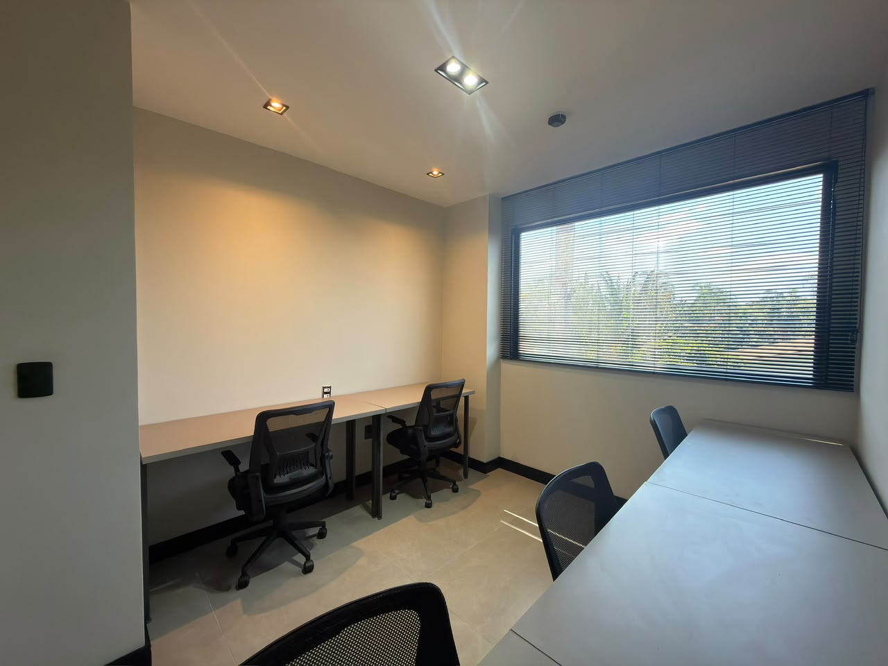 Foto da sala Escritório privativo para 5 posições · 10 a 20 m² em Setor Habitacional Vicente Pires - Trecho 3, Brasília (3/3)