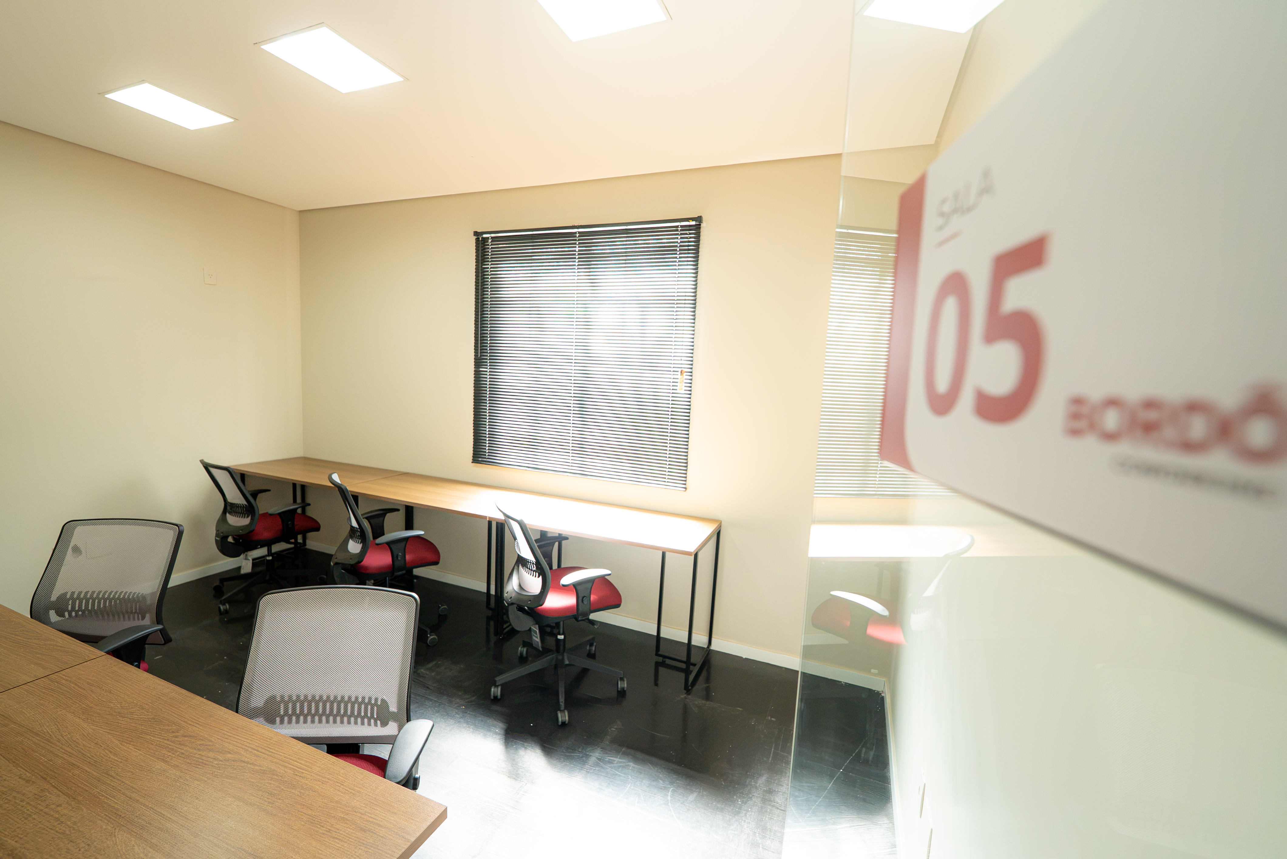 Foto da sala Bordô Coworking (8/10)