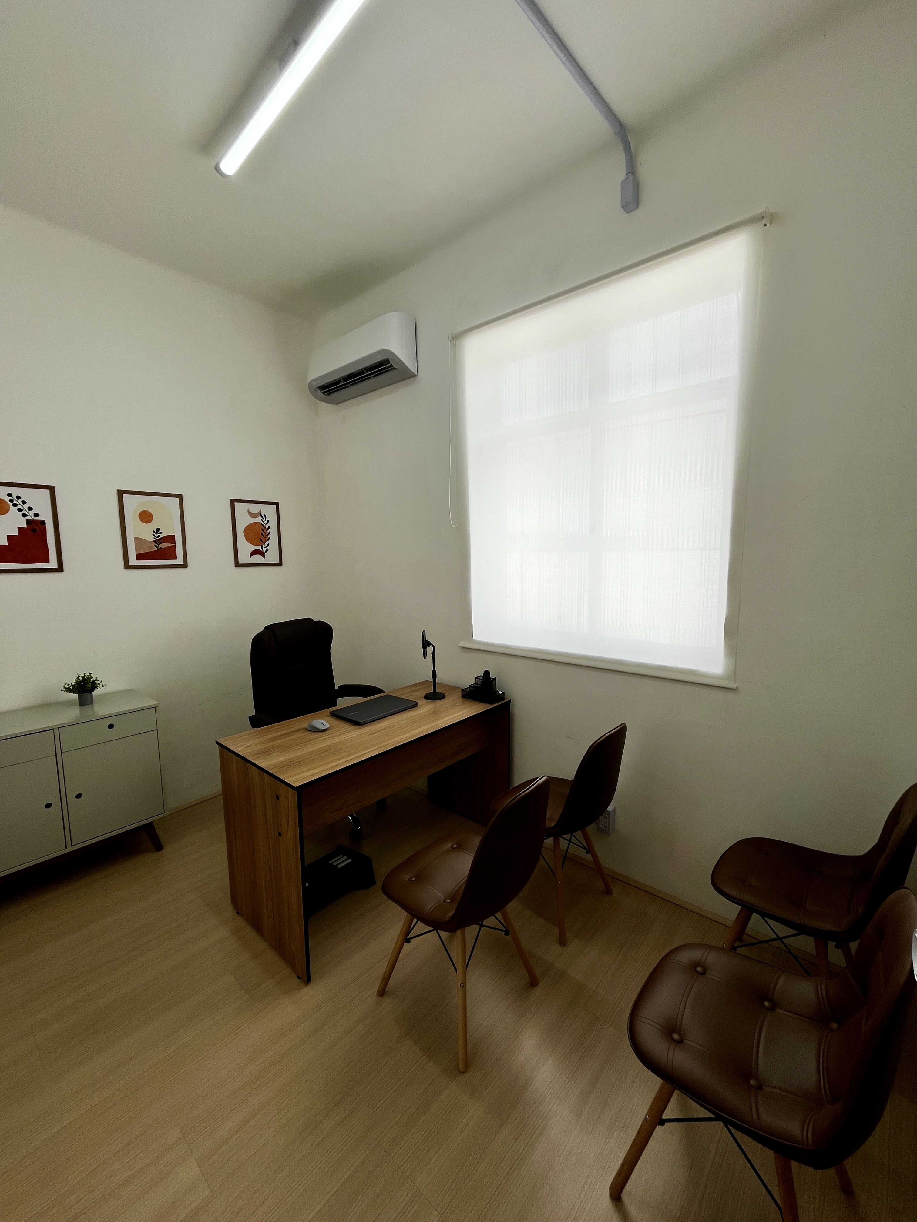 Foto da sala Escritório privativo para 4 posições · 0 a 10 m² em Centro, Nova Iguaçu (1/3)
