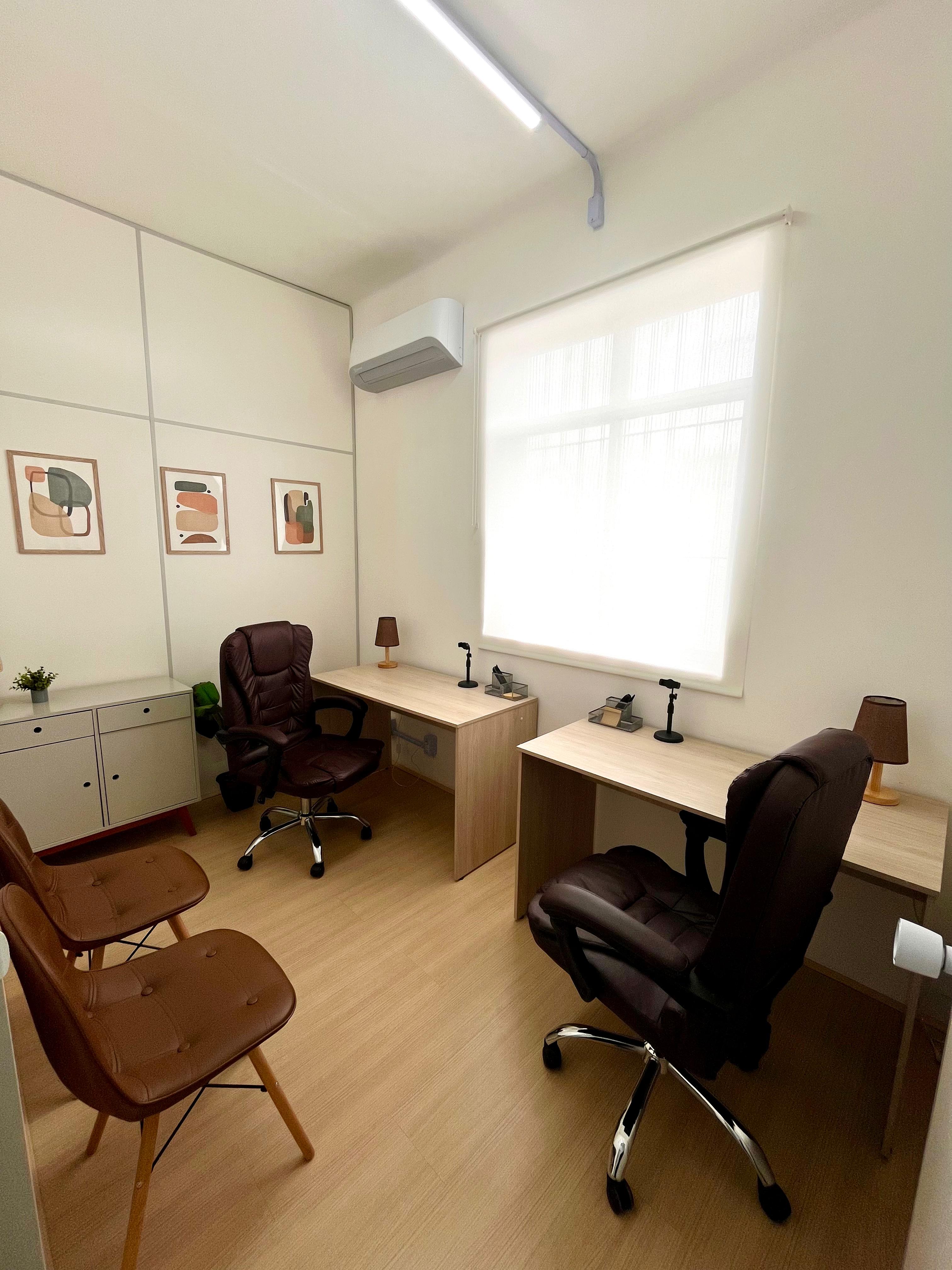 Foto da sala Escritório privativo para 4 posições · 0 a 10 m² em Centro, Nova Iguaçu (1/3)