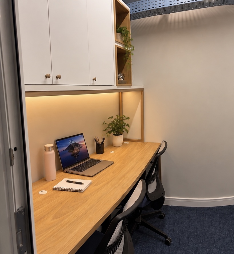 Foto da sala Escritório privativo para 4 posições · 20 a 30 m² em Centro, Itajaí (3/3)
