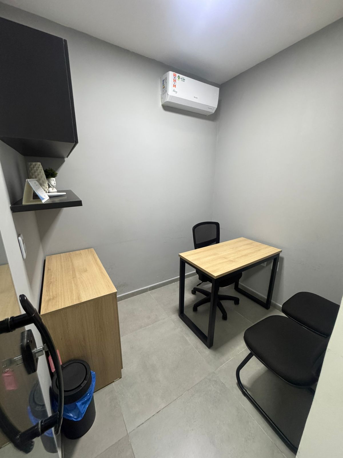 Foto da sala Escritório privativo para 3 posições · 0 a 10 m² em Itaperi, Fortaleza (2/3)