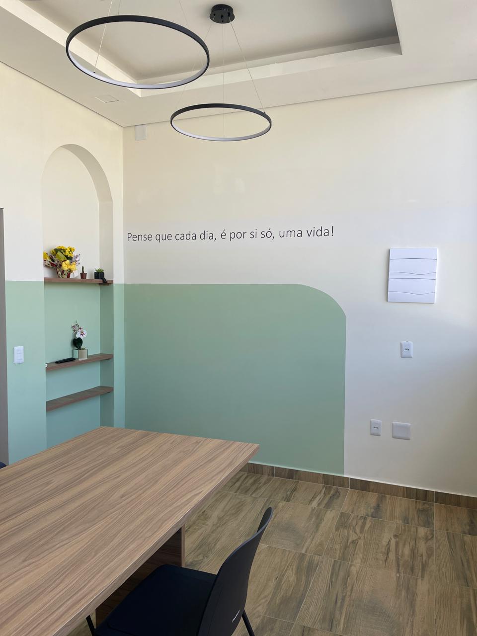 Foto de la sala Sala de Reunião — Espaço Renova (3/4)