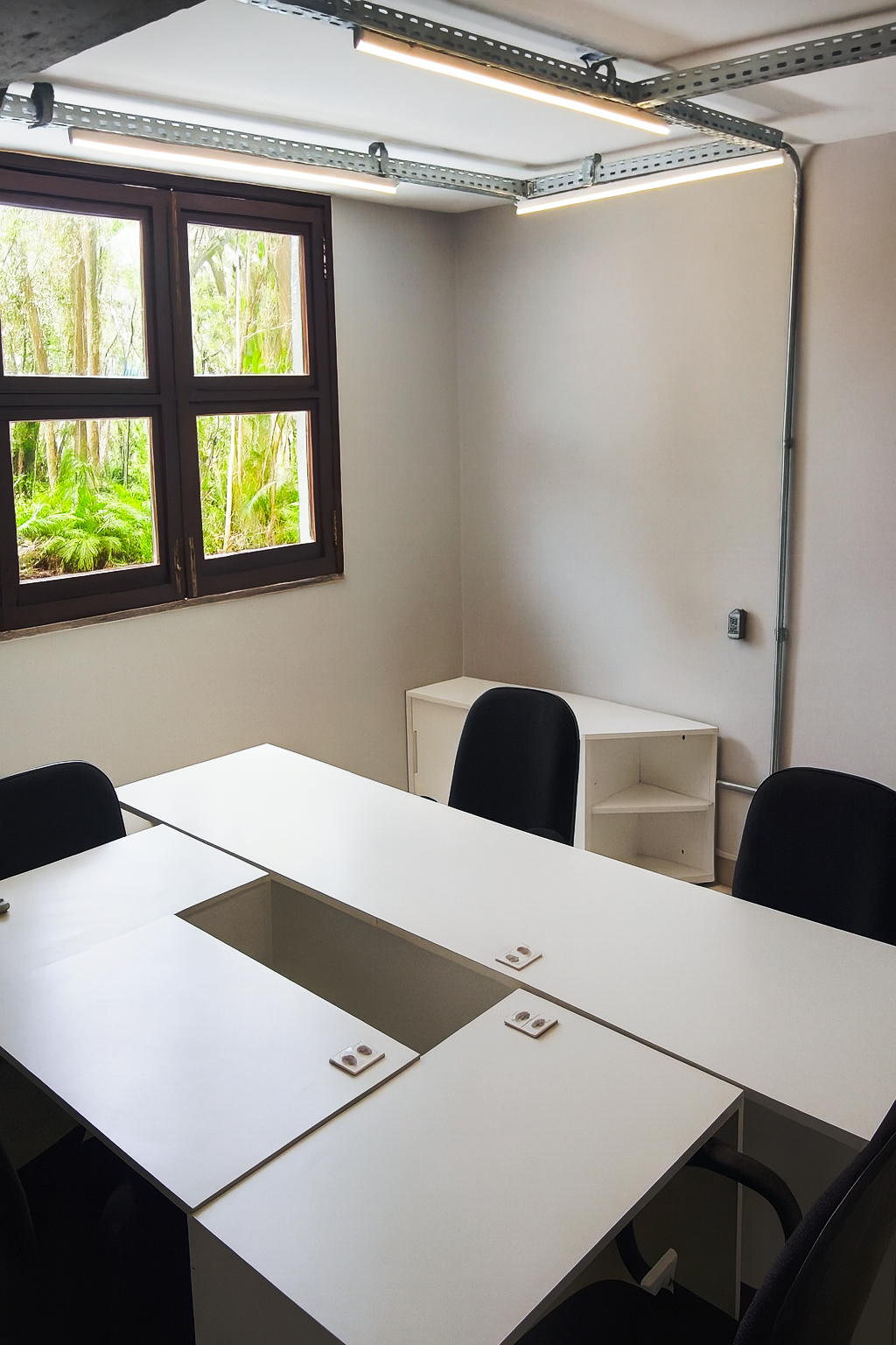 Foto de la sala Oficina privada para 8 puestos · 10 a 20 m² en Joaquim Távora, Fortaleza (1/3)