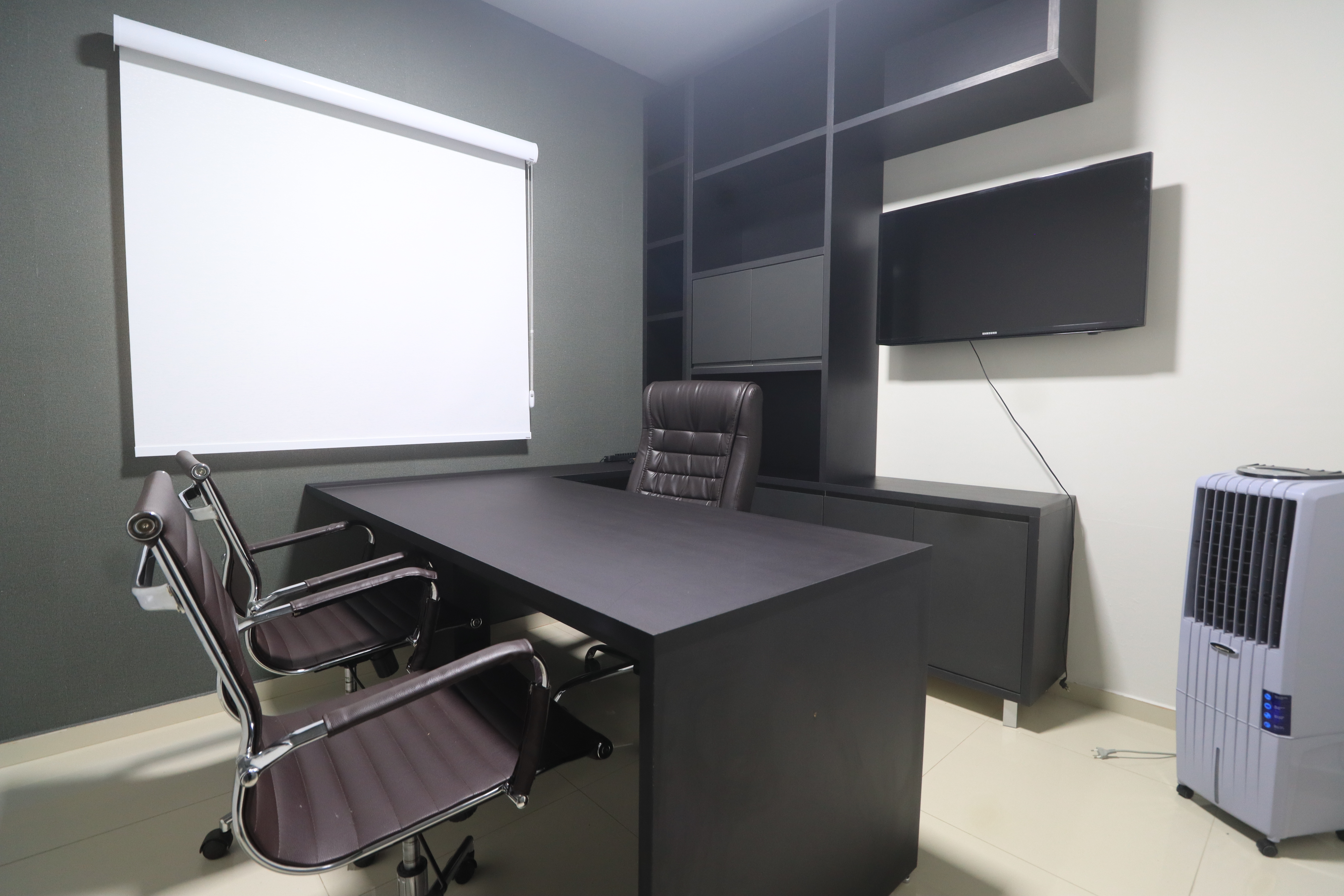 Foto de la sala Oficina privada para 3 puestos · 10 a 20 m² en Felicia, Vitória da Conquista (3/3)