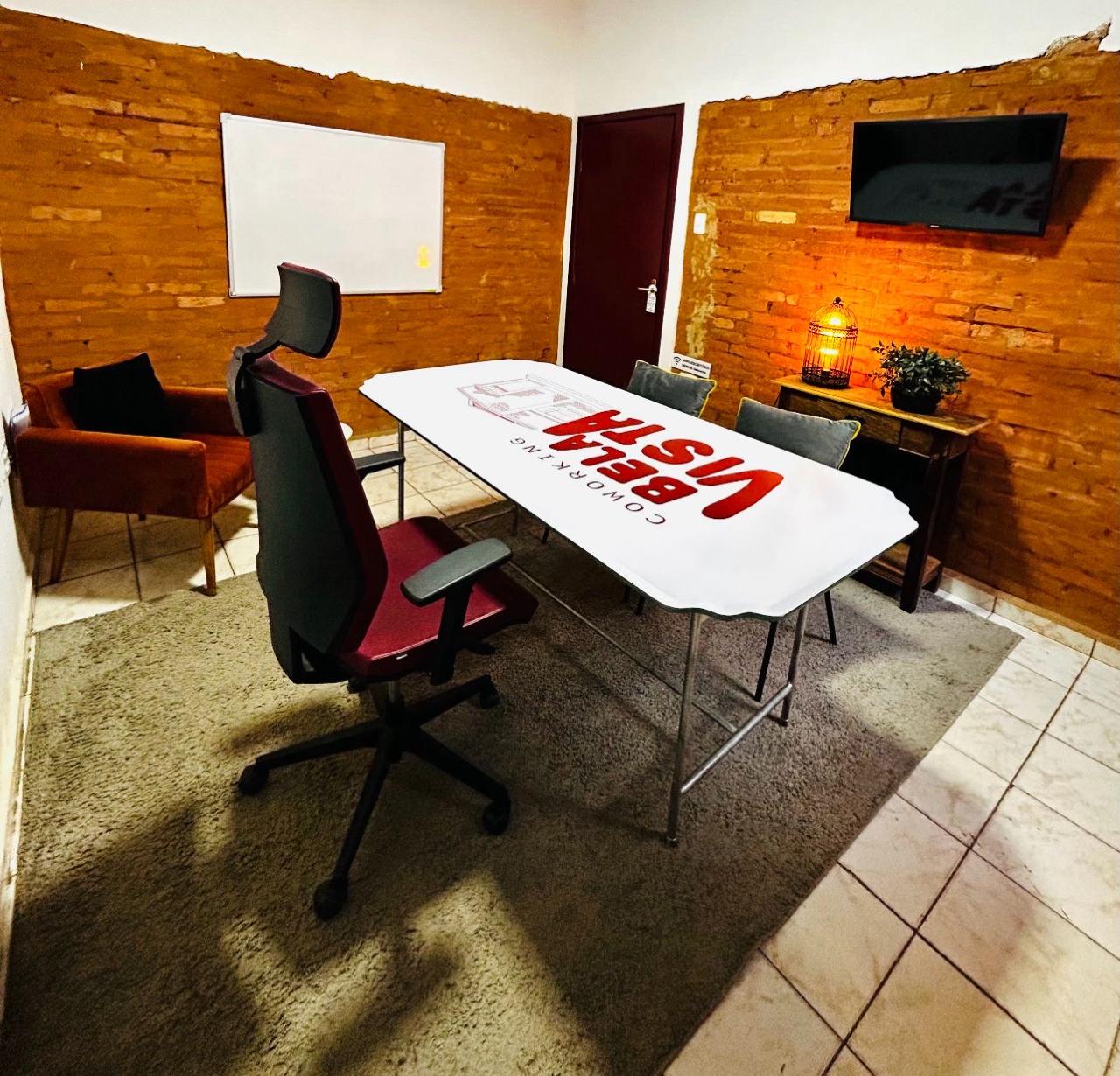 Foto da sala Escritório privativo para 8 posições · 10 a 20 m² em Bela Vista, Passos (2/3)