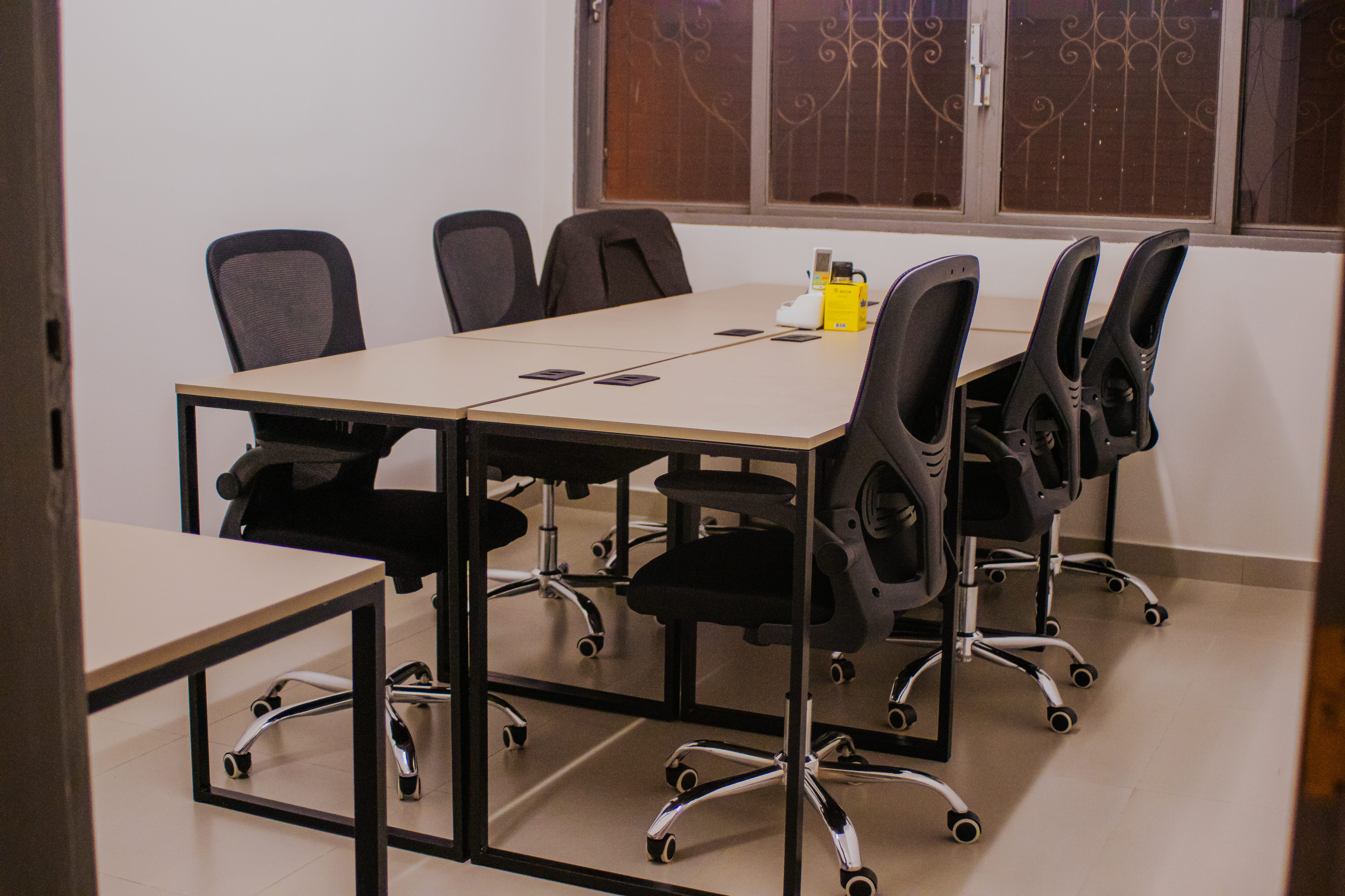 Foto de la sala Oficina privada para 6 puestos · 10 a 20 m² en Jardim dos Estados, Campo Grande (3/3)