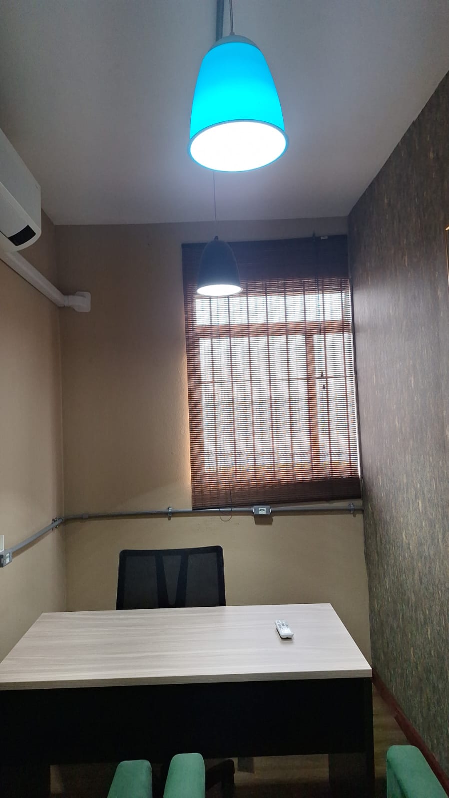 Foto da sala Sala bocaína (escritório executivo) — Coworking Prisma Office Resende RJ (3/8)