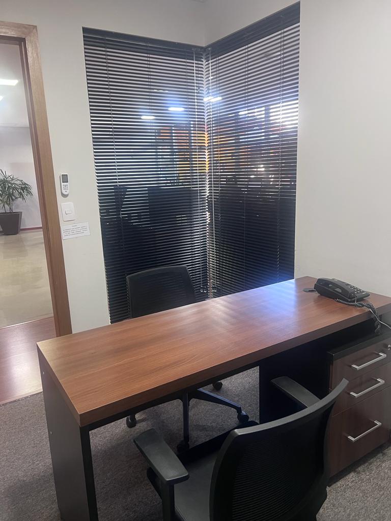 Foto de la sala Oficina privada para 4 puestos · 0 a 10 m² en Estoril, Belo Horizonte (1/3)