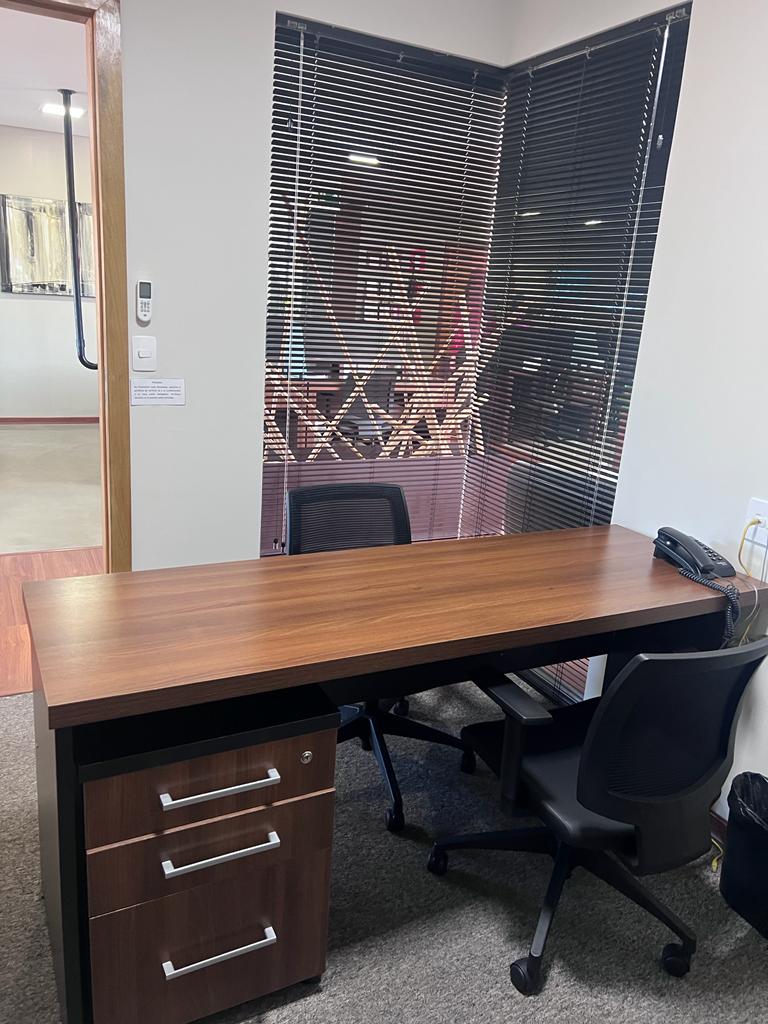 Foto de la sala Oficina privada para 4 puestos · 0 a 10 m² en Estoril, Belo Horizonte (3/3)