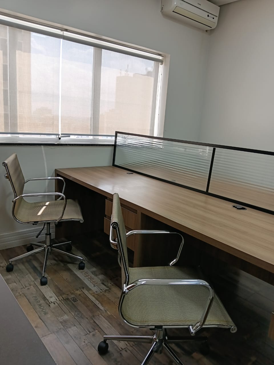 Foto de la sala Oficina privada para 8 puestos · 70 a 80 m² en Centro, Caxias do Sul (2/3)