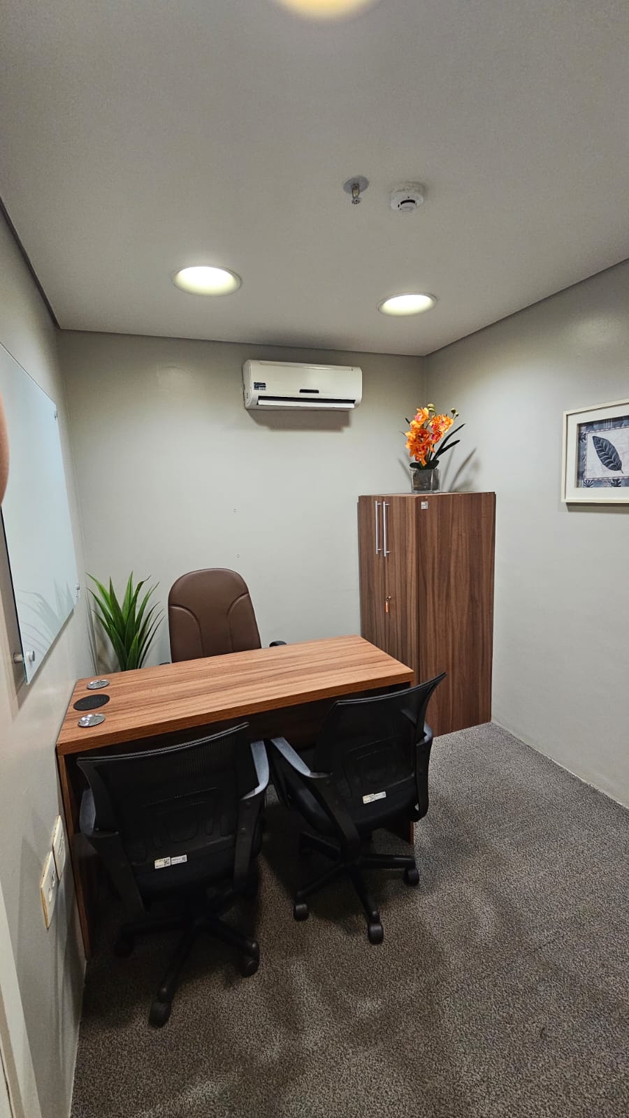 Foto da sala Escritório privativo para 3 posições · 0 a 10 m² em Adrianópolis, Manaus (3/3)