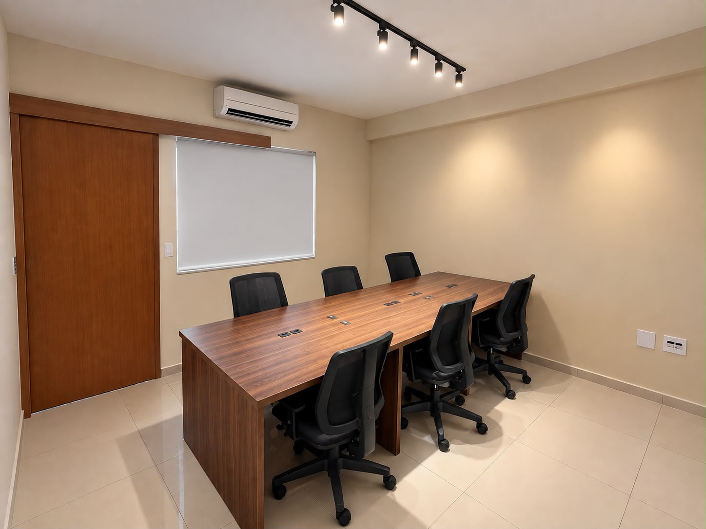 Foto da sala Escritório privativo para 8 posições · 10 a 20 m² em Jardim das Acácias, São Paulo (1/3)