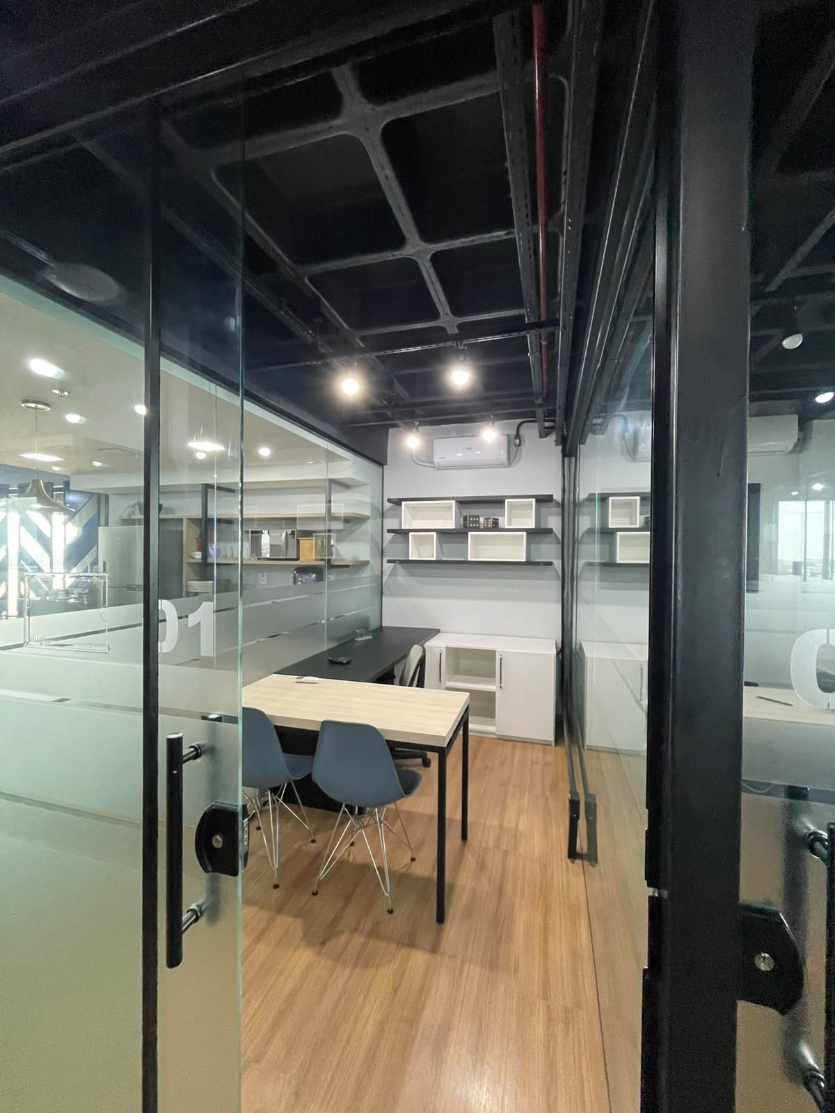 Foto de la sala Oficina privada para 1 puesto · 0 a 10 m² en Cidade Nova, Passo Fundo (3/3)