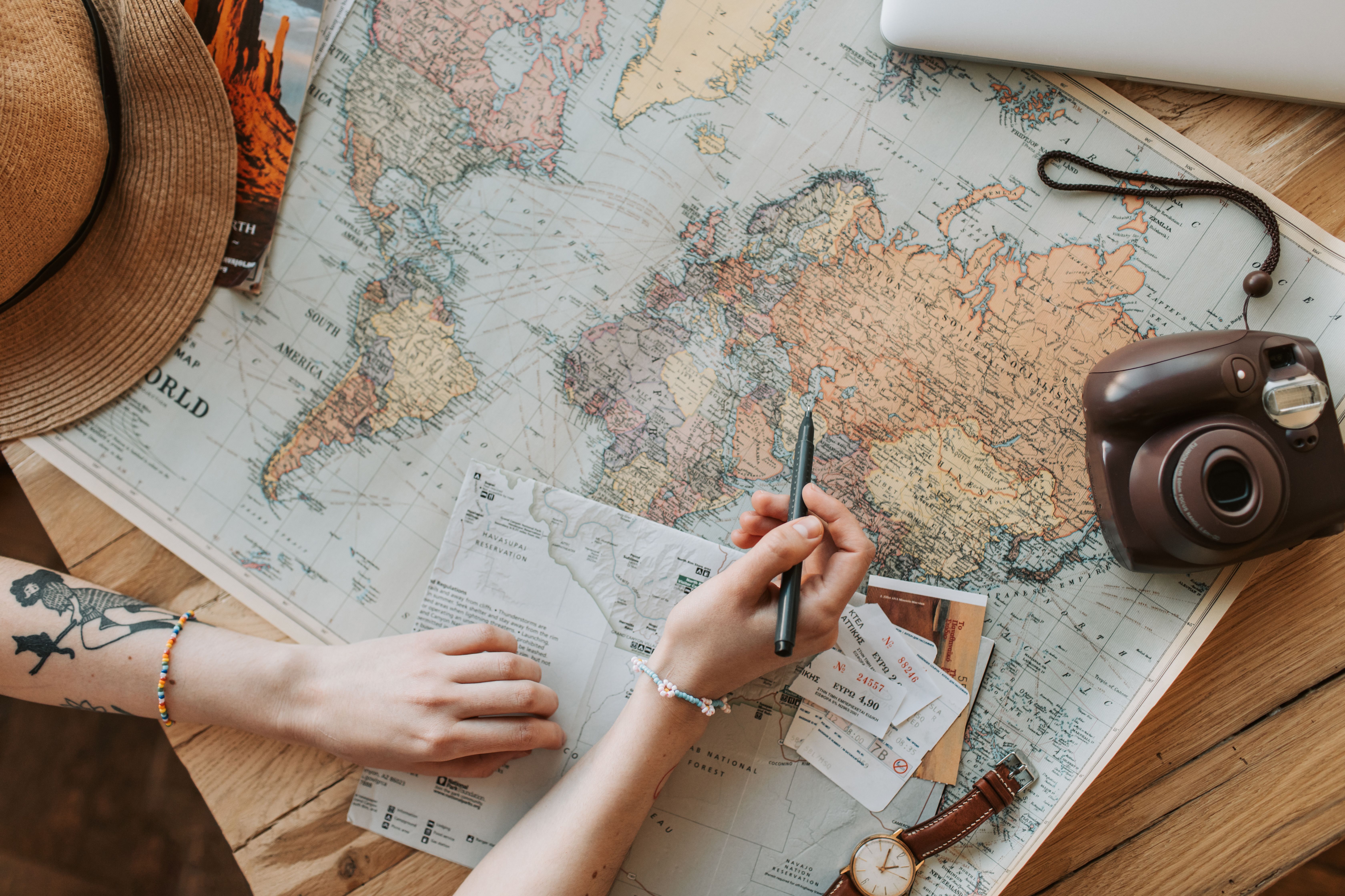 How to Explore a New Destination Without Following the Crowds