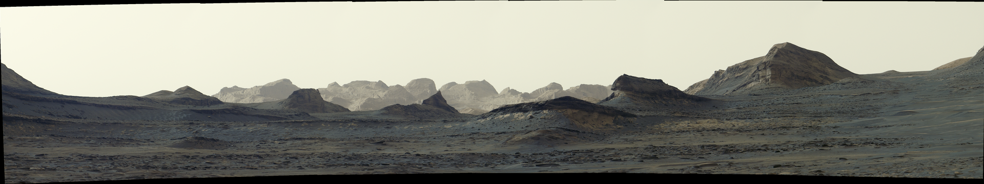 Curiosity captura un amanecer marciano en los acantilados tallados por el viento del monte Sharp