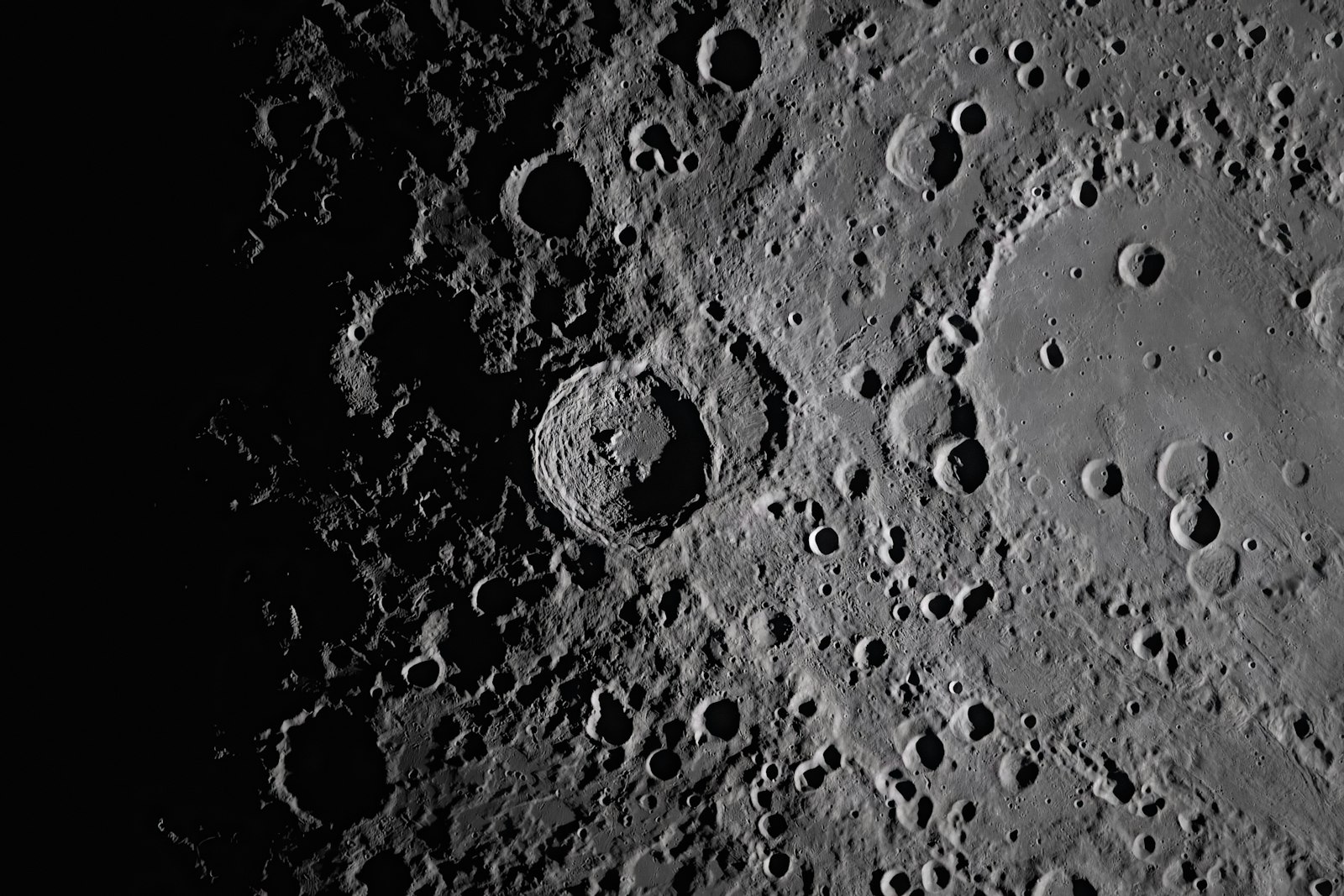 La NASA envía GIMLI al cráter Marius: a buscar el tubo de lava donde vivirán los astronautas