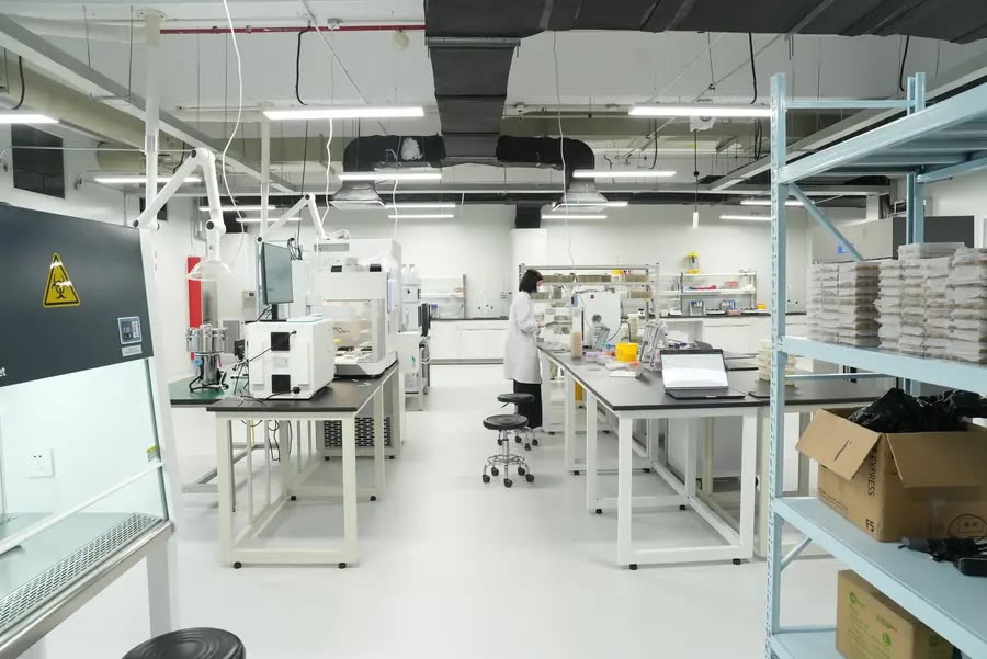 VIDEO: construyen un laboratorio en 30 días para probar moléculas creadas por IA