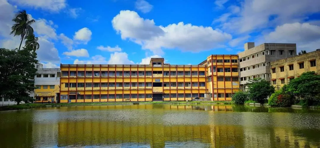 Uluberia College