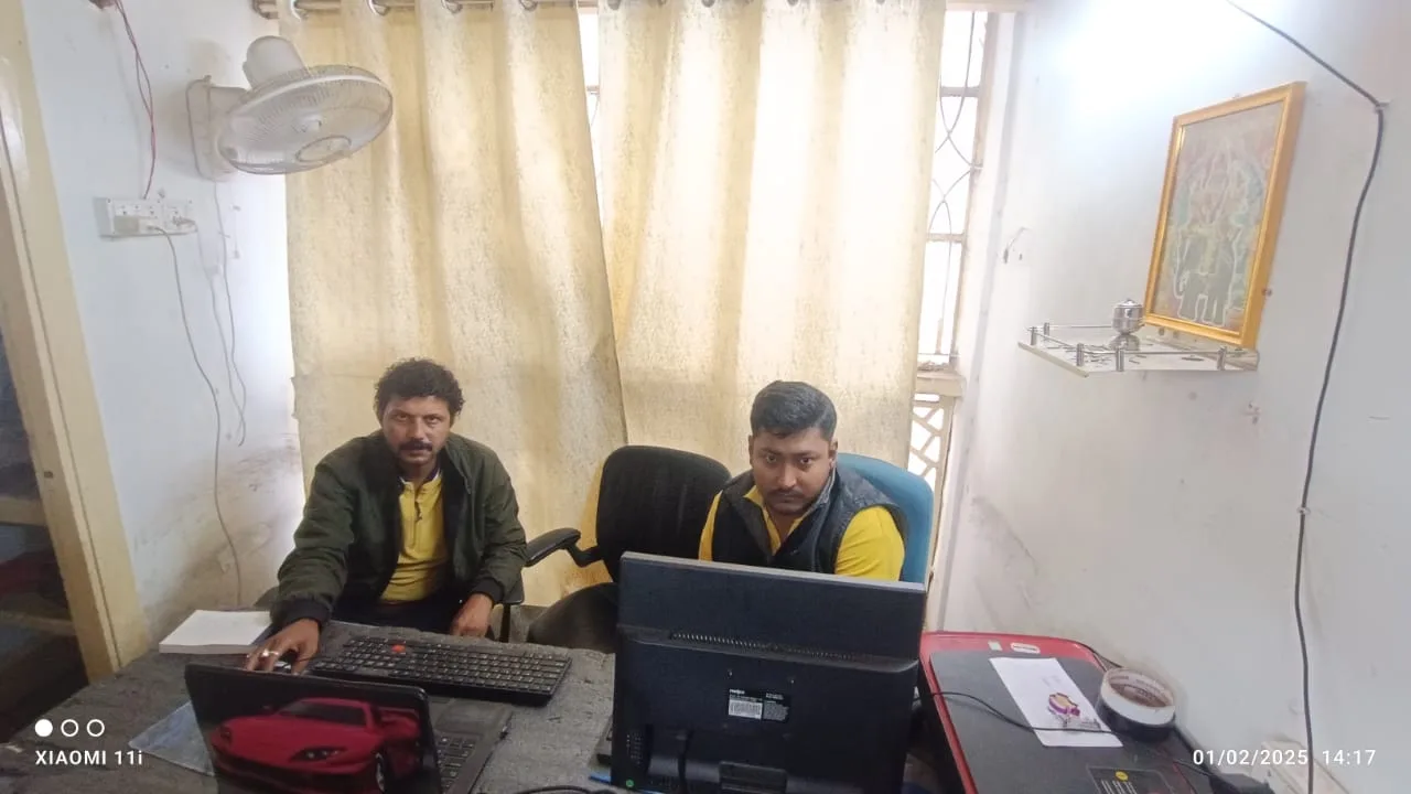 SR Technologies technician doing doorstep appliance service