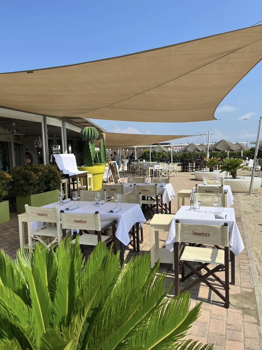 Vele da sole allo stabilimento Panama Beach di Porto Garibaldi