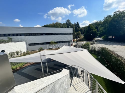 Vele avvolgibili motorizzate con droppole – Spazio aziendale, Varese