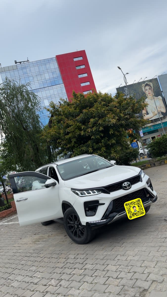 Rent Toyota Fortuner 2025 in Dha Lahore, Lahore, Punjab from Umar Shahid Motors - CAR.LO PK