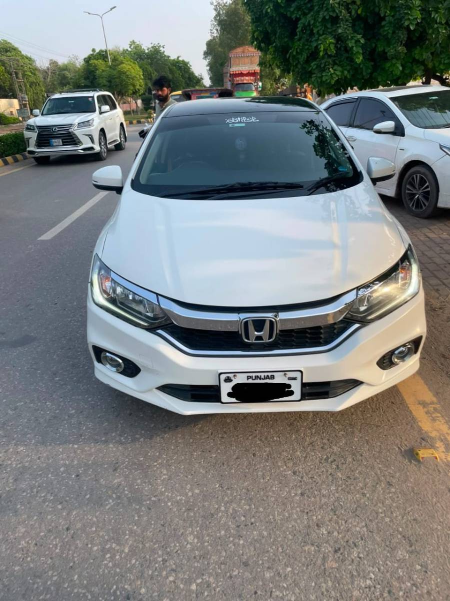Rent Honda City 1.5 I-vtec 2025 in Kacha Phatak Sher Shah Road, Multan, Punjab from harrisbalouch4 Motors - CAR.LO PK