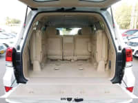 Toyota Land Cruiser 200 2018 rental in KARACHI, Karachi, Sindh - Photo 4