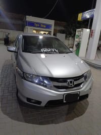 Honda City 1.3 I-vtec 2018 rental in Kacha Phatak Sher Shah Road, Multan, Punjab - Photo 2