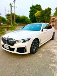 Bmw 7 Series 2023 rental in Mian plaza, near MCB Bank Civic Centre Block D 2 Phase 1 Johar Town, Lahore, Punjab - Photo 3