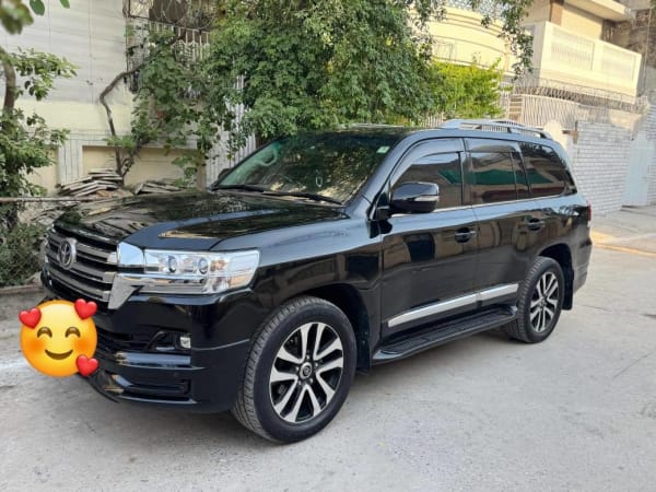 Rent Toyota Land Cruiser Zx V8 2011 in Gulberg greens, Islamabad, Islamabad Capital Territory - CAR.LO PK