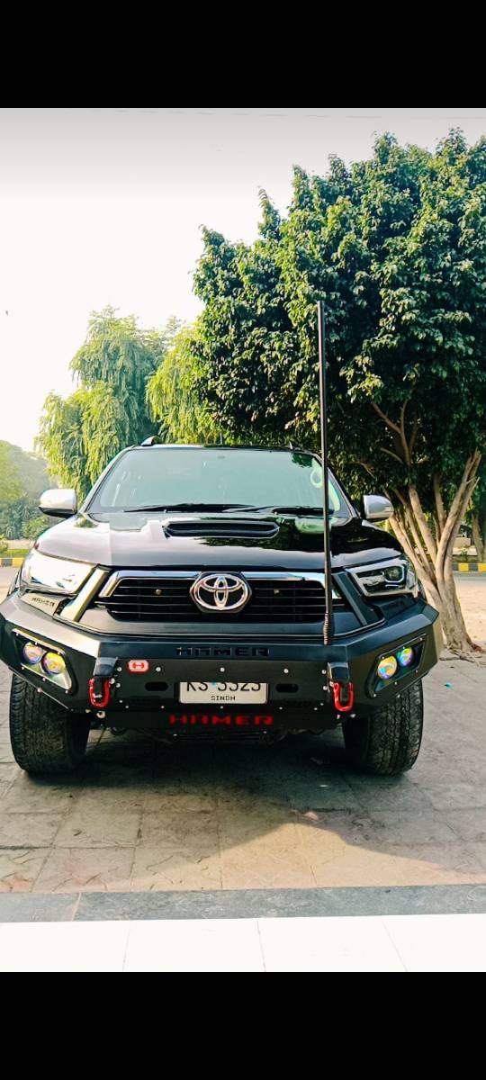 Rent Toyota Revo 2018 in Johar town D2 block civic center phase 1, Lahore, Punjab - CAR.LO PK