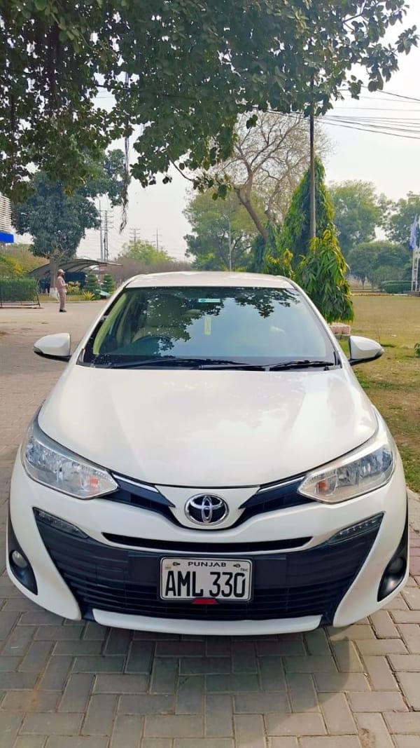 Rent Toyota Yaris Ativ X 2023 in 1st Floor, E 249 Gulistan Colony Walton Road, Lahore, Punjab - CAR.LO PK
