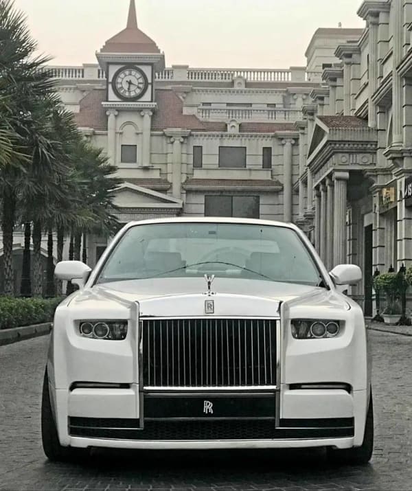 Rent Rolls-royce Phantom Viii (phantom 8 2026 in Northern Bypass, Link Buch Road, Near BJ Marquee, Basti Mehmood Kot, Multan, Punjab 60700, Pakistan Crown Rent a car Multan, Multan, Punjab - CAR.LO PK