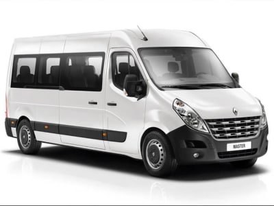 Renault Master Van XL, front view