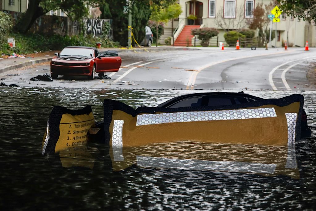 Security Floating Deployable System for Cars