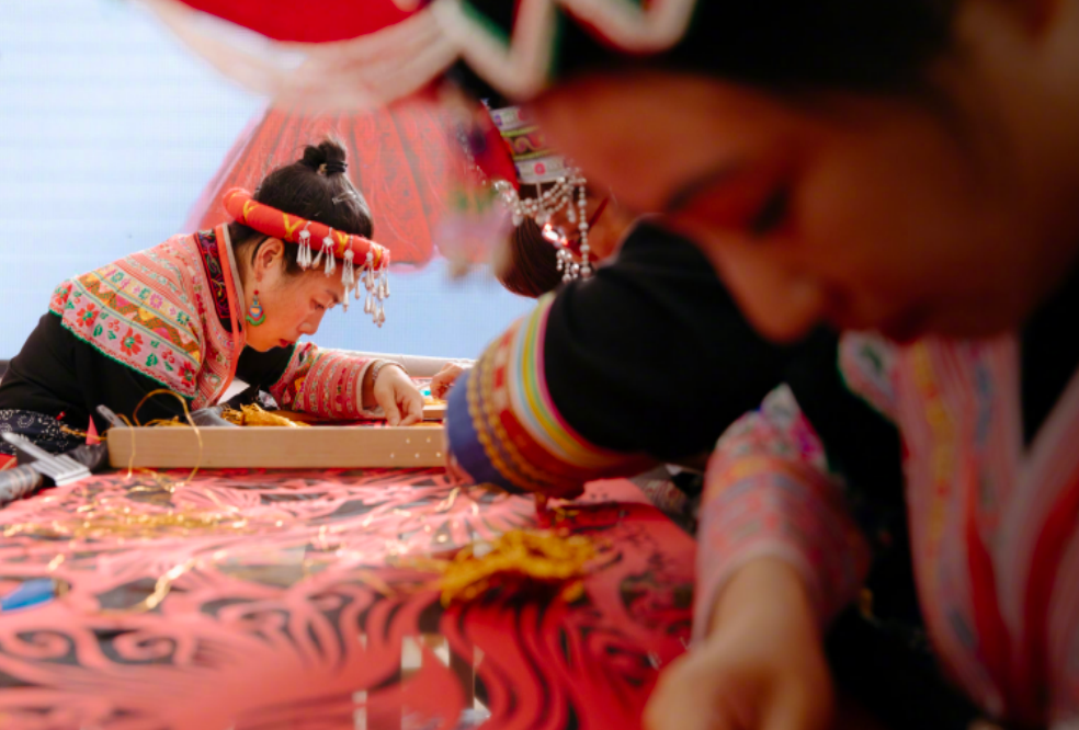 Humanistic Capitalism: Luxury Brands' Cultural Marketing for Sustainability