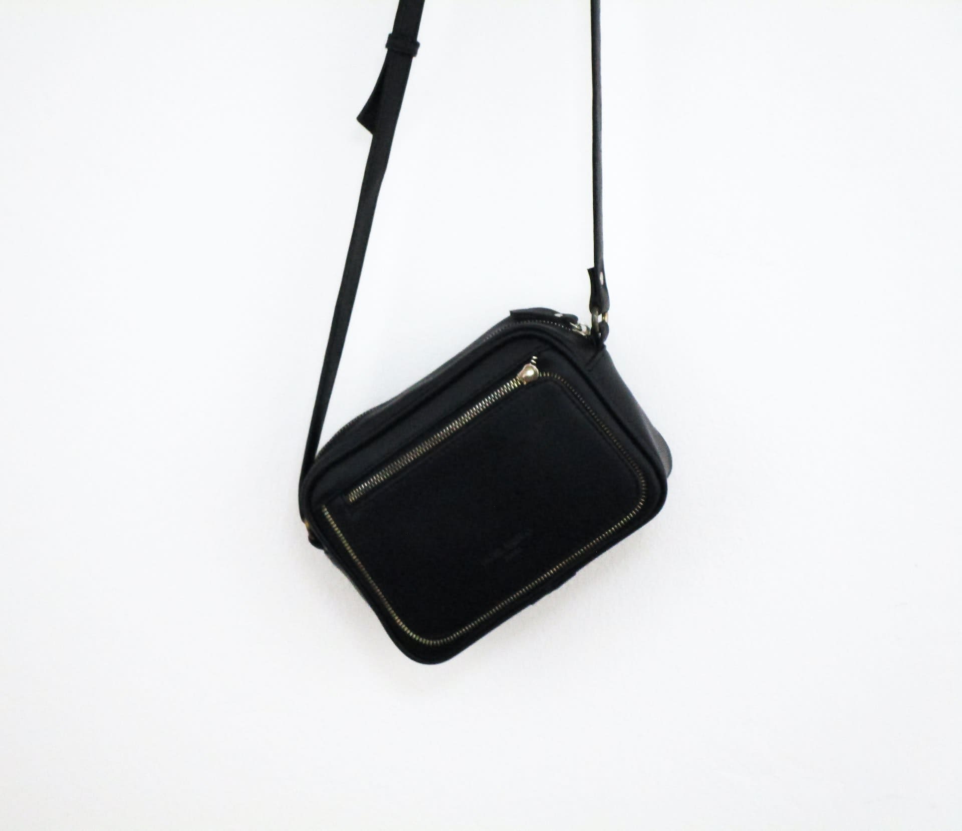 Black shoulder bag