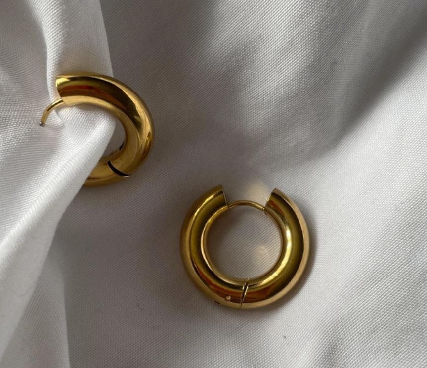 Vintage chunky open hoop gold earrings