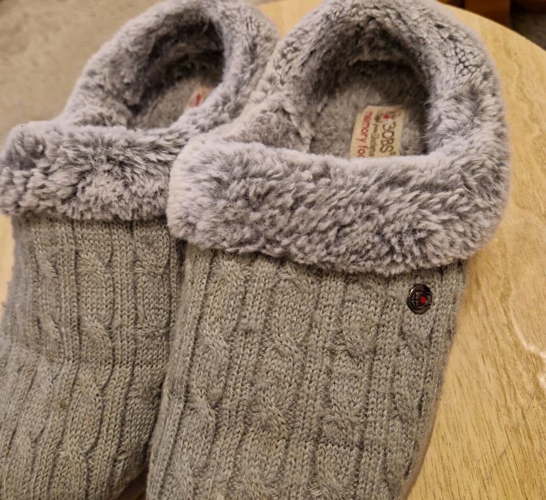 Fluffy pair of second-hand mule slippers