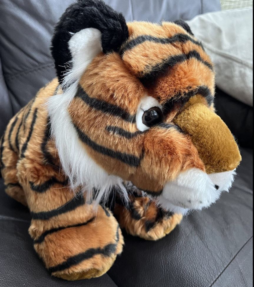 Second-hand tiger soft toy