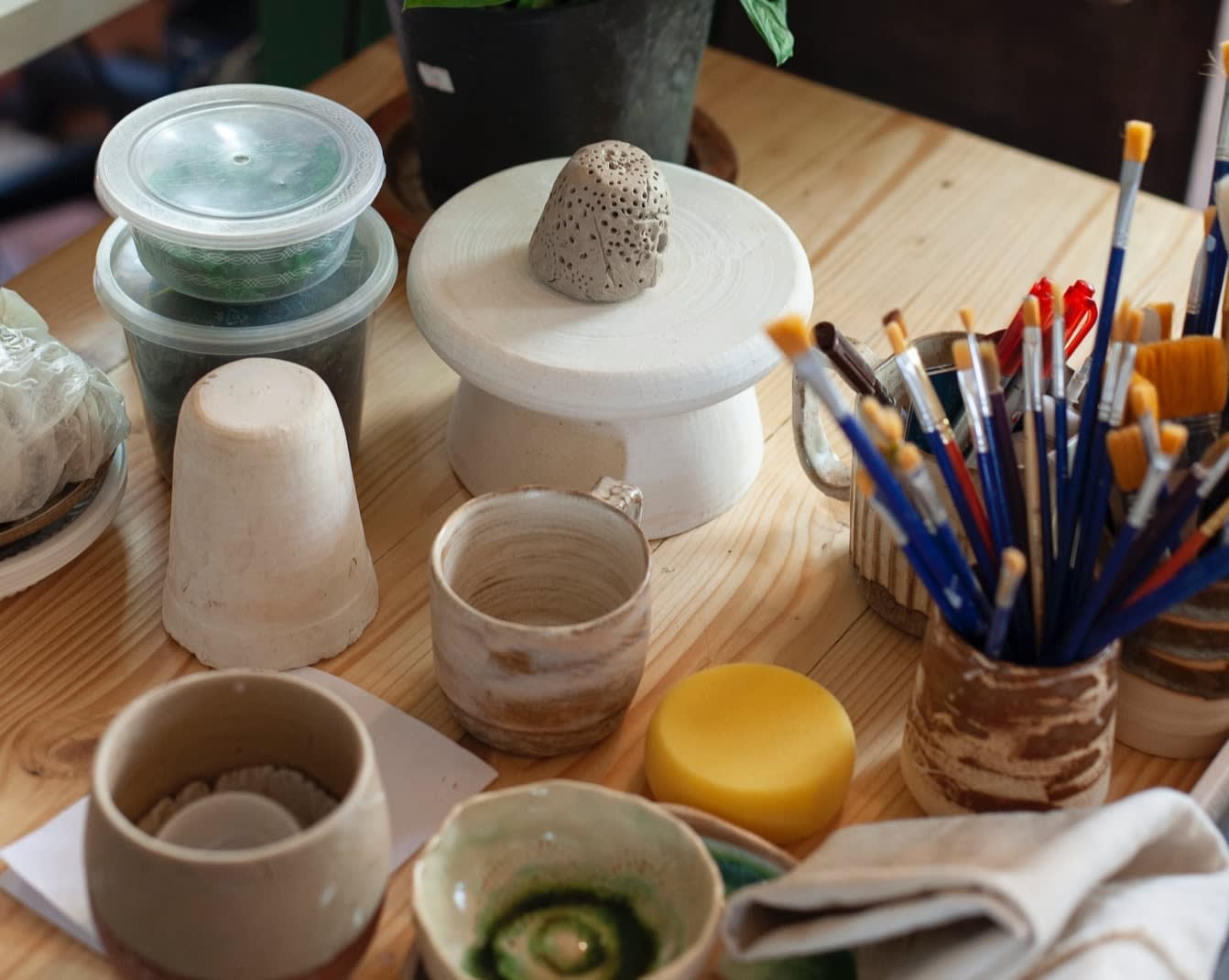 Modelling clay by some clay made pots