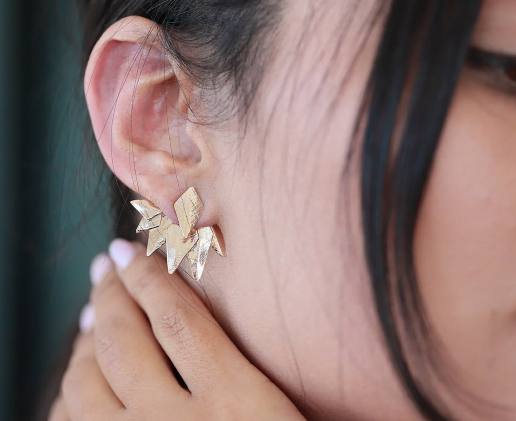 Second-hand statement ear jacket