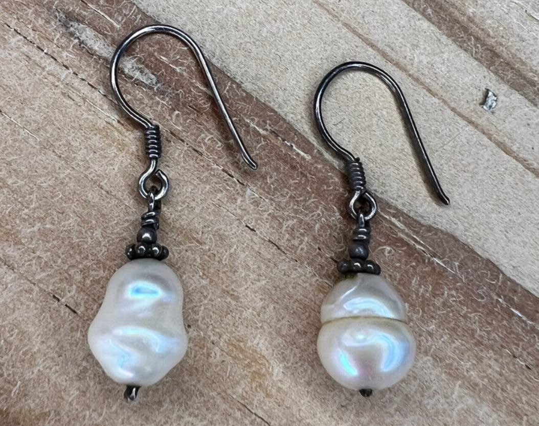 Pre-loved freshwater pearl drop earrings